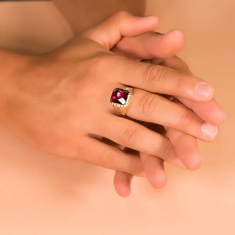 Sello oro 18k caballero espinela roja tallada [AB4740]