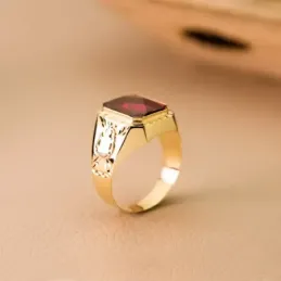 Sello oro 18k caballero espinela roja tallada [AB4740]