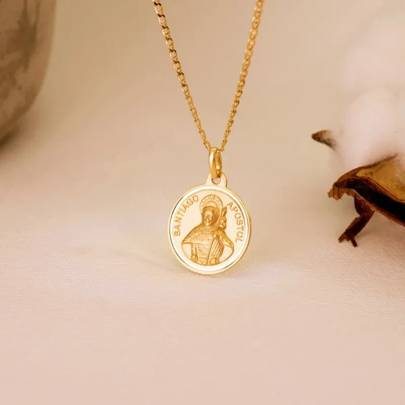 Santiago Apóstol medalla oro 18k unisex 18 mm. bisel liso brillo