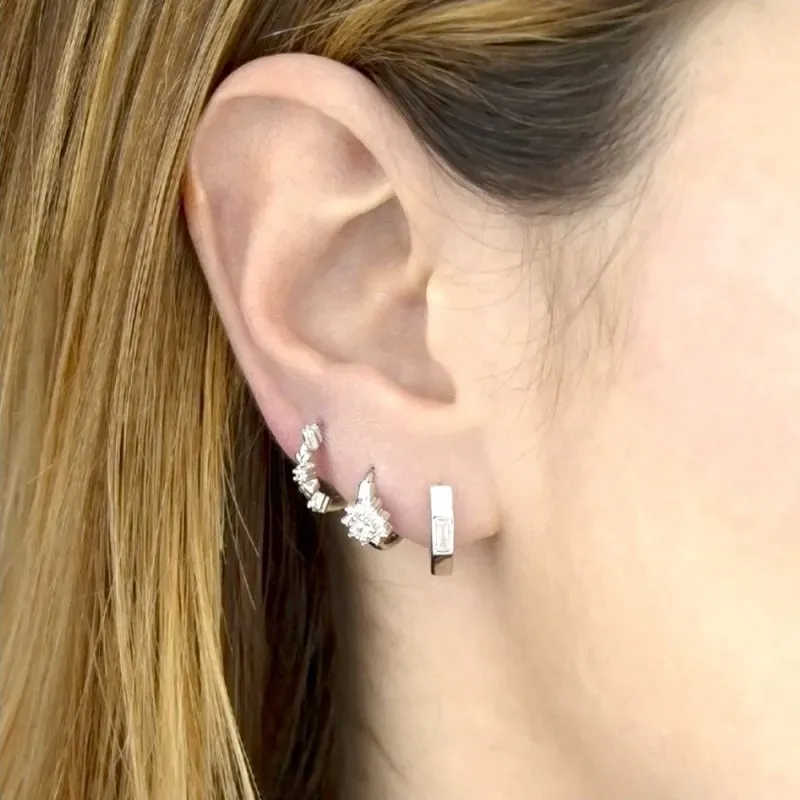 Aros Pendientes en Plata de Ley 925m de 12 mm. circonitas forma flor