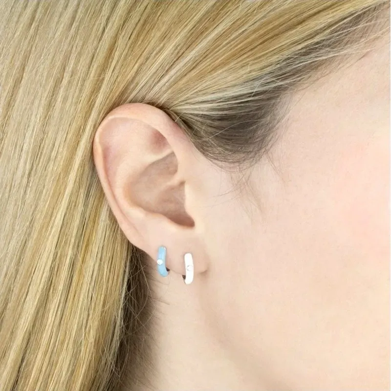 Aros Pendientes en Plata de Ley 925m de 12 mm. esmaltados azul circon