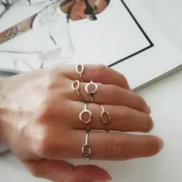 Sortija oro 18k lisa motivo redondo 7.5mm. ancho 1mm. mujer