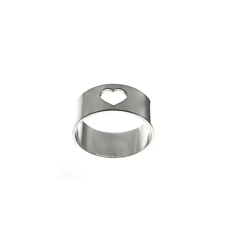 Sortija Plata Ley 925m mujer ancho cuerpo 8 mm. corazón calado centro