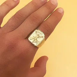 Sello oro 18k hombre Cristo de la Legión detalles tallados laterales