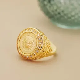 Sello oro 18k hombre 21 mm. medusa centro detalle greca cerco circoni