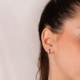 Pendientes Oro 18k mujer 10 mm. gota lisa brillo