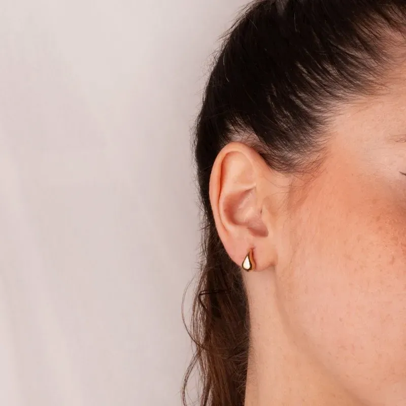 Pendientes Oro 18k mujer 10 mm. gota lisa brillo