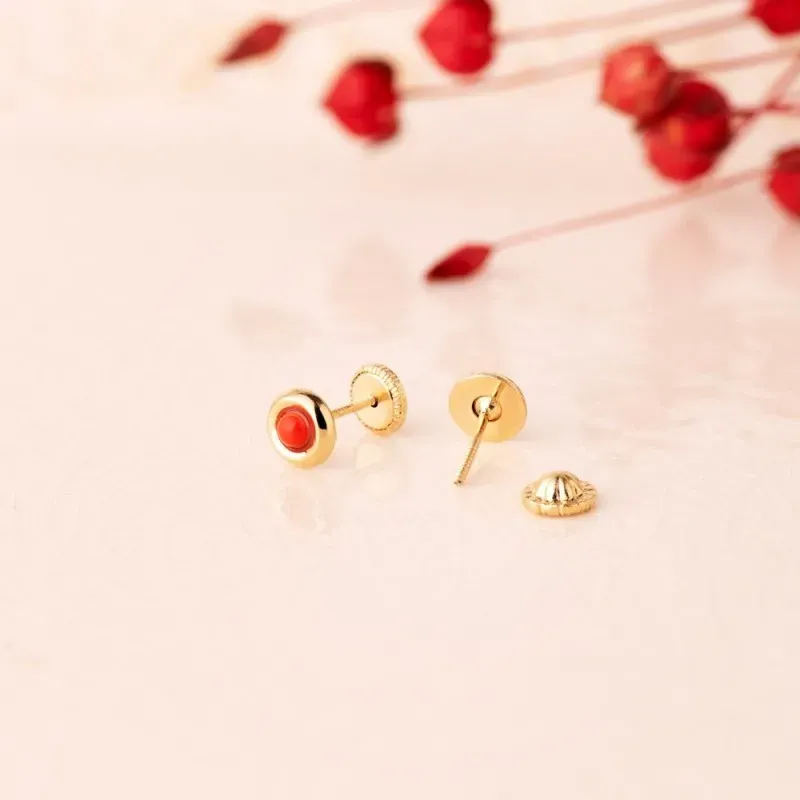 Pendientes Oro 18k niña 5 mm. redondos lisos coral centro 2 mm.
