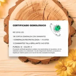 Sortija Oro Blanco 18k mujer esmeralda 8 mm. 1.1ct. combinada 12 diam