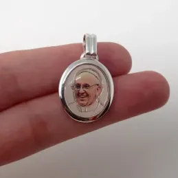 Medalla plata Ley 925m Papa Francisco 24mm. resina plástica transparente sobre imagen cerco liso