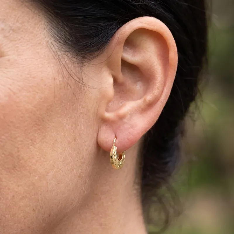 Aros Pendientes Criollas Oro 18k mujer 11 mm. tallados huecos ancho 2