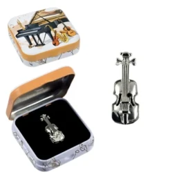 Pin metálico violín 30 mm. plateado detalles relieve