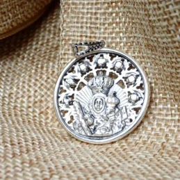 Virgen de la Cabeza Medalla Plata Ley 925m maciza 27 mm. relieve cala