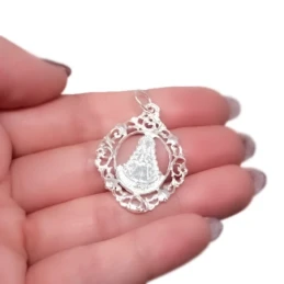 Virgen del Rocío Medalla Plata Ley 925 colgante 36 mm. detalles calad